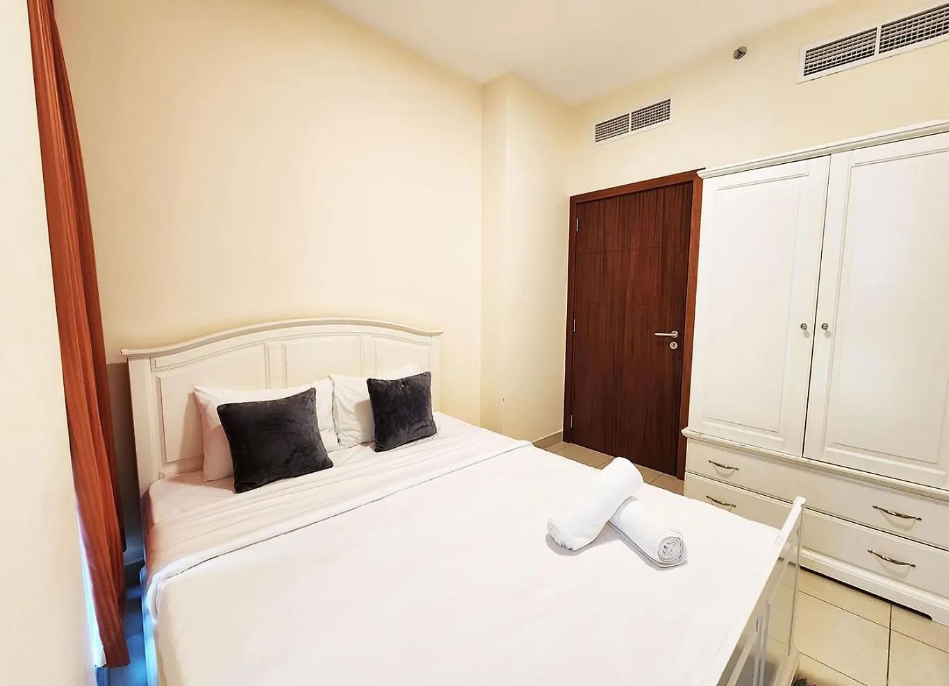 Apartament Rh- The Perfect Family Getaway, 3Br In Standpoint Tower Dubaj